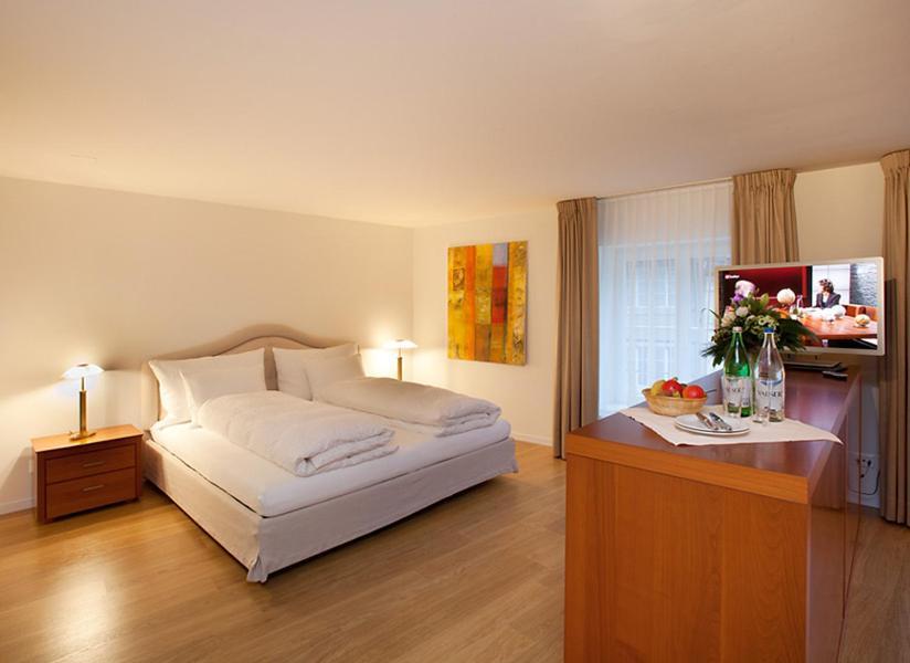 Hotel Taverne Zum Kreuz Ольтен Екстер'єр фото